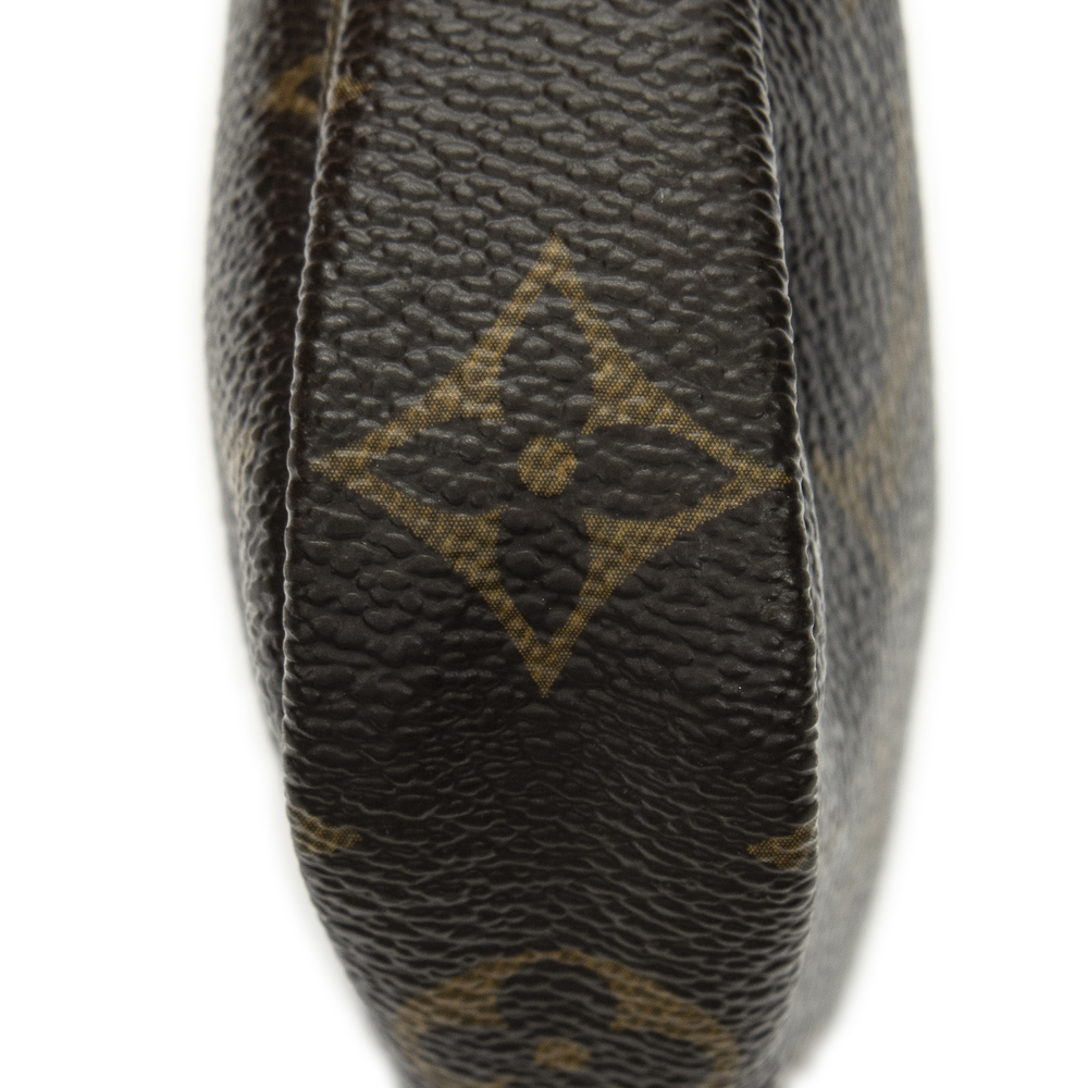 Louis Vuitton Mini Pochette Accessoires - Picture 8 of 10
